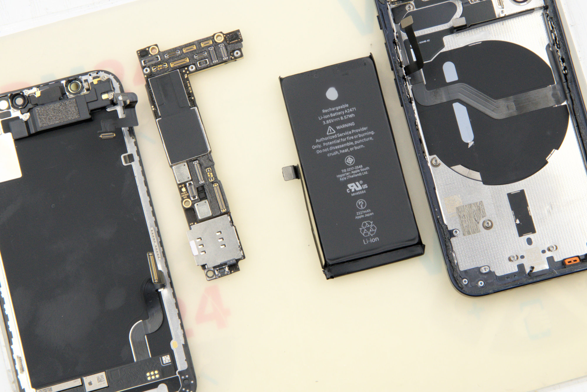 🔬 Tech review of Apple iPhone 12 mini | Photo + Rating