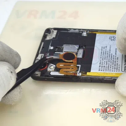 How to disassemble ZTE Blade A7 Vita, Step 4/4