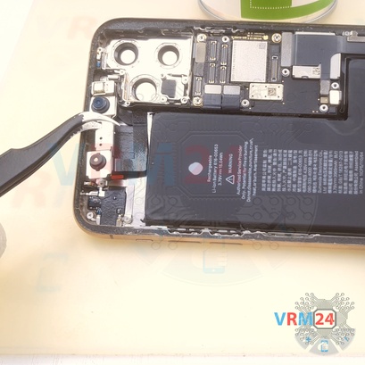 How to disassemble Apple iPhone 11 Pro Max, Step 11/4