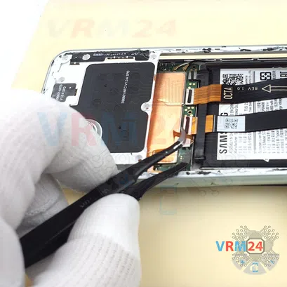 How to disassemble Samsung Galaxy A22s SM-A226, Step 6/2