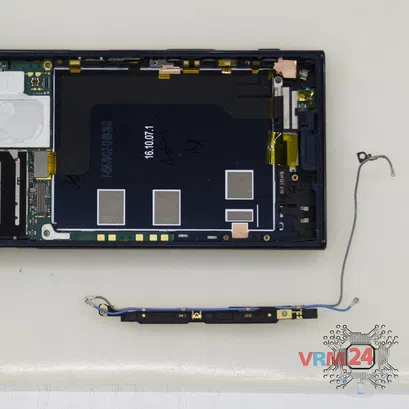 How to disassemble Sony Xperia XZ, Step 13/3