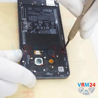 How to disassemble Realme 13+, Step 4/3
