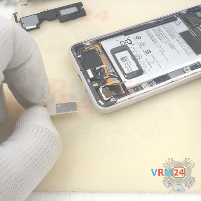 How to disassemble Google Pixel 3, Step 2/4
