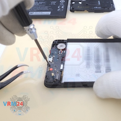 How to disassemble ZTE Blade A31, Step 7/3