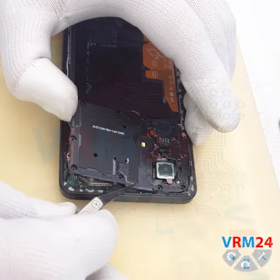 How to disassemble Huawei Nova 11i, Step 5/3