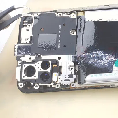 How to disassemble vivo V21e, Step 7/3