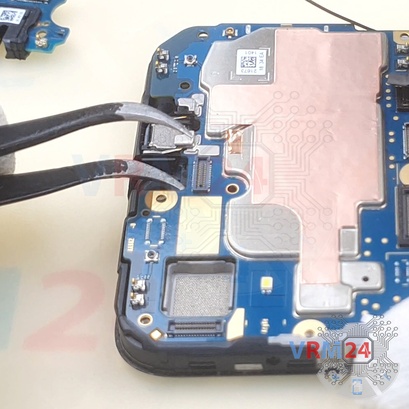 How to disassemble Realme C11, Step 12/3