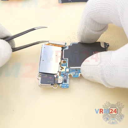 How to disassemble Samsung Galaxy S21 SM-G991, Step 14/3