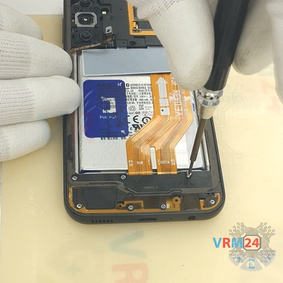 How to disassemble Samsung Galaxy A24 SM-A245, Step 4/5