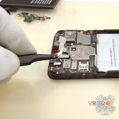 How to disassemble Nokia 1.3 TA-1205, Step 8/4