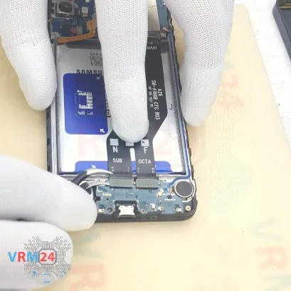 How to disassemble Samsung Galaxy A16 SM-A166, Step 13/3