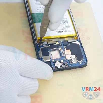 How to disassemble Realme 12, Step 13/3