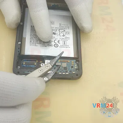 Cómo desmontar Samsung Galaxy S21 FE SM-G990, Paso 10/2