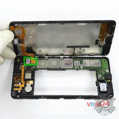 Cómo desmontar Microsoft Lumia 640 DS RM-1077, Paso 4/2