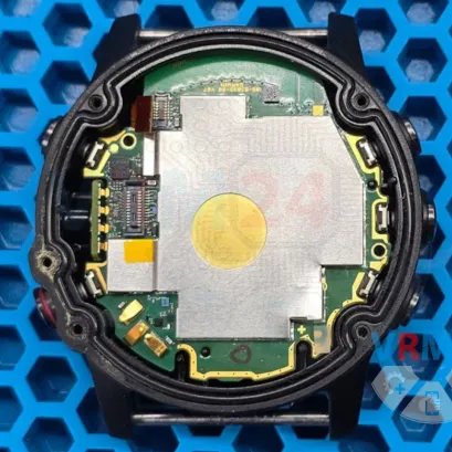 How to disassemble Garmin Fenix 5, Step 8/1
