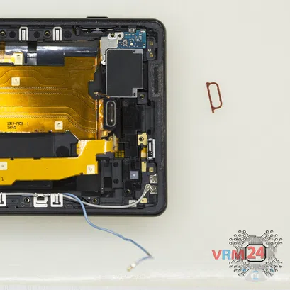 How to disassemble Sony Xperia XZ2, Step 15/2