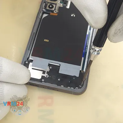 How to disassemble Samsung Galaxy S23 FE SM-S711, Step 7/3