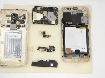 How to disassemble Motorola Moto M TX1663