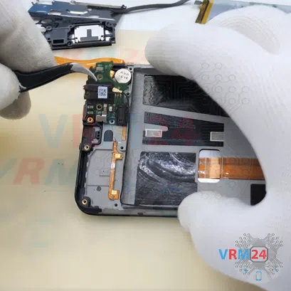 How to disassemble Oppo Ax7, Step 11/3