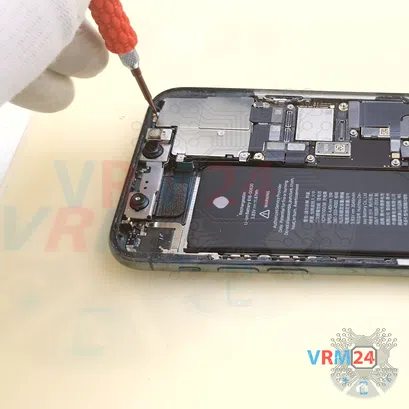 How to disassemble Apple iPhone 11 Pro, Step 8/3