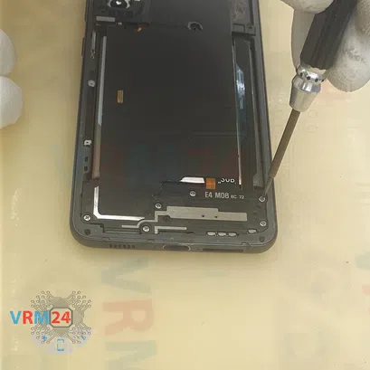 How to disassemble Samsung Galaxy S21 FE SM-G990, Step 7/3