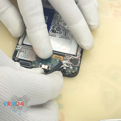How to disassemble Samsung Galaxy A24 SM-A245, Step 9/2