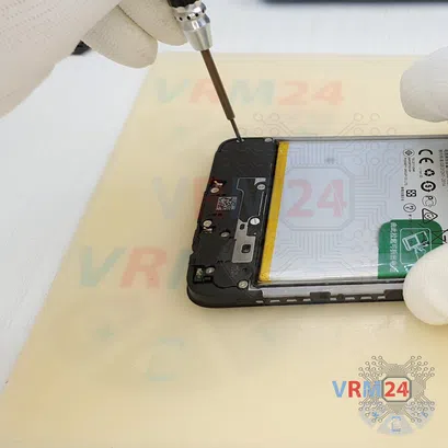 How to disassemble Oppo A31 (2020), Step 8/3