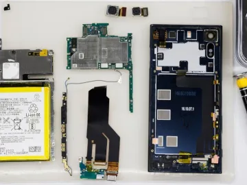 How to disassemble Sony Xperia XZ