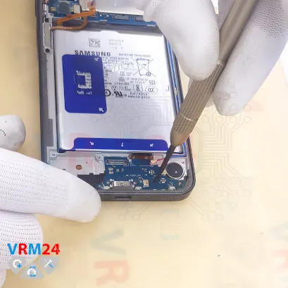 How to disassemble Samsung Galaxy A26 SM-A268, Step 11/3