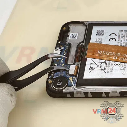 How to disassemble Samsung Galaxy M01 SM-M015, Step 9/2