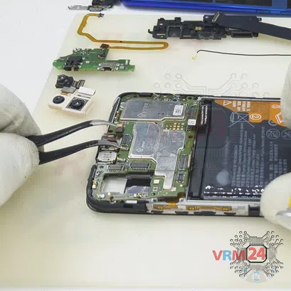 How to disassemble Huawei P Smart (2019), Step 20/3