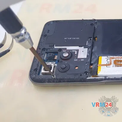 How to disassemble Realme 8i, Step 5/4