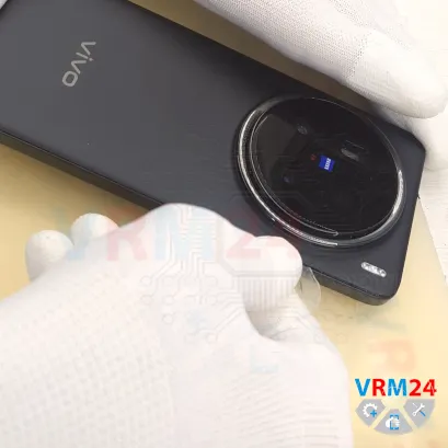 How to disassemble vivo X200 Pro, Step 3/4