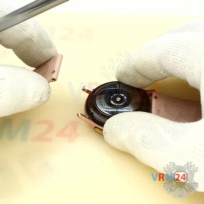 How to disassemble Samsung Galaxy Watch Active 2 SM-R820, Step 2/4