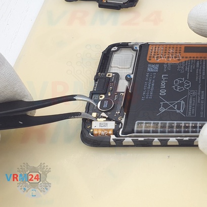 Cómo desmontar Xiaomi Redmi Note 11S, Paso 11/3