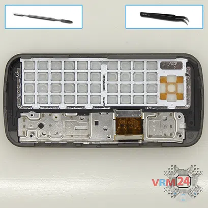 How to disassemble Nokia C6 RM-612, Step 8/1