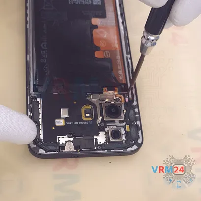 How to disassemble Huawei Nova 11, Step 4/3