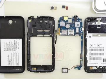 Cómo desmontar ZTE Blade Q Lux 3G