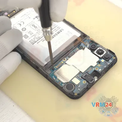 How to disassemble Samsung Galaxy M30s SM-M307, Step 15/3