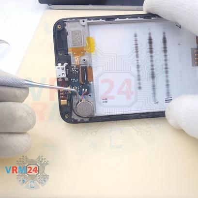 How to disassemble ZTE Blade A530, Step 7/4