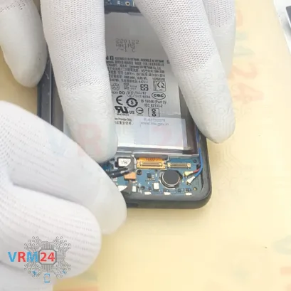 How to disassemble Samsung Galaxy A33 SM-A336, Step 11/2