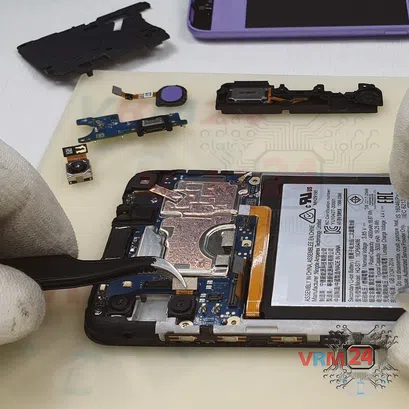 How to disassemble Samsung Galaxy M11 SM-M115, Step 13/3