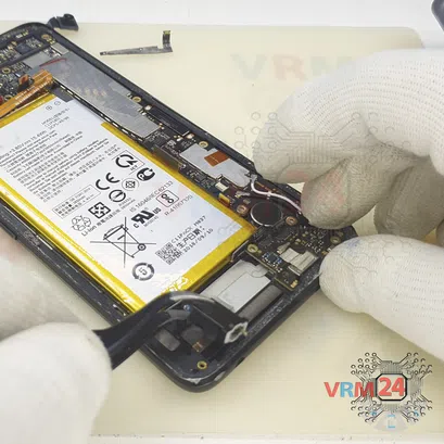 Cómo desmontar Asus ROG Phone ZS600KL, Paso 23/3