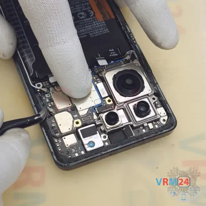 Как разобрать Xiaomi 13 Pro, Шаг 10/2