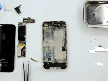 How to disassemble Apple iPhone 4