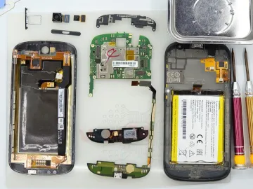 Cómo desmontar Yota YotaPhone 2 YD201