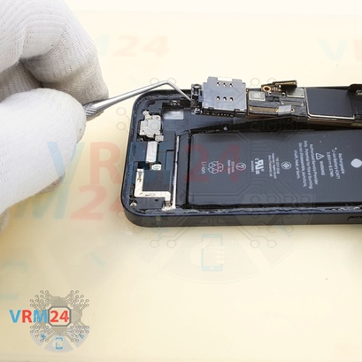 How to disassemble Apple iPhone 12 mini, Step 17/5