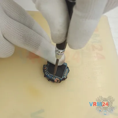 Как разобрать Samsung Galaxy Watch Active SM-R500, Шаг 8/3