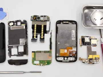 How to disassemble HTC Desire A8181
