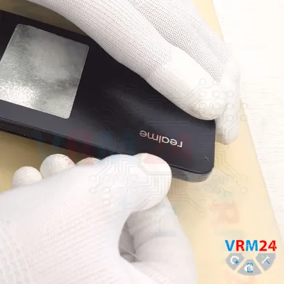 How to disassemble Realme C53, Step 3/3